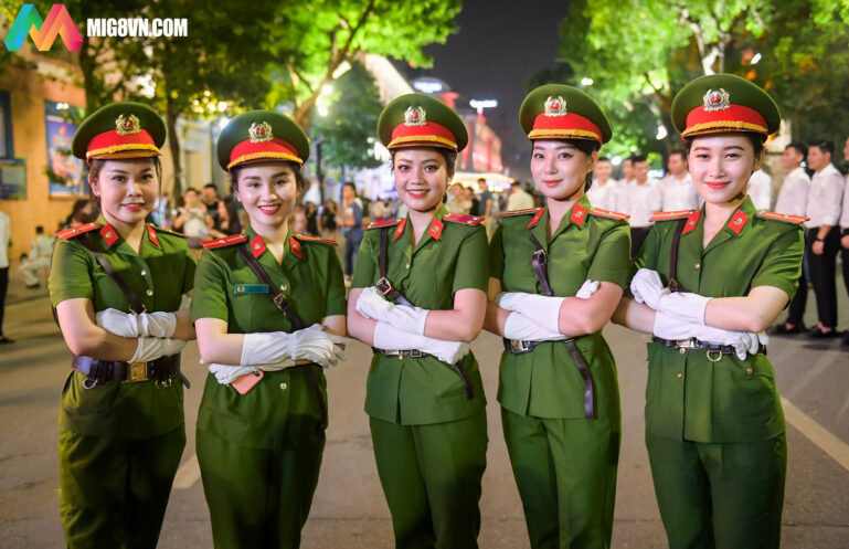 Mơ thấy công an